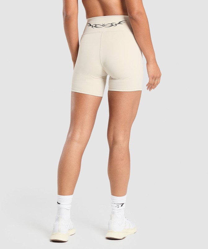 Gymshark Elevate Tattoo Graphic Shorts Shorts Dam Grädde Beige | 392ZBSTRK